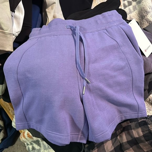 Lululemon Scuba Highrise Short - Picture 2 of 3